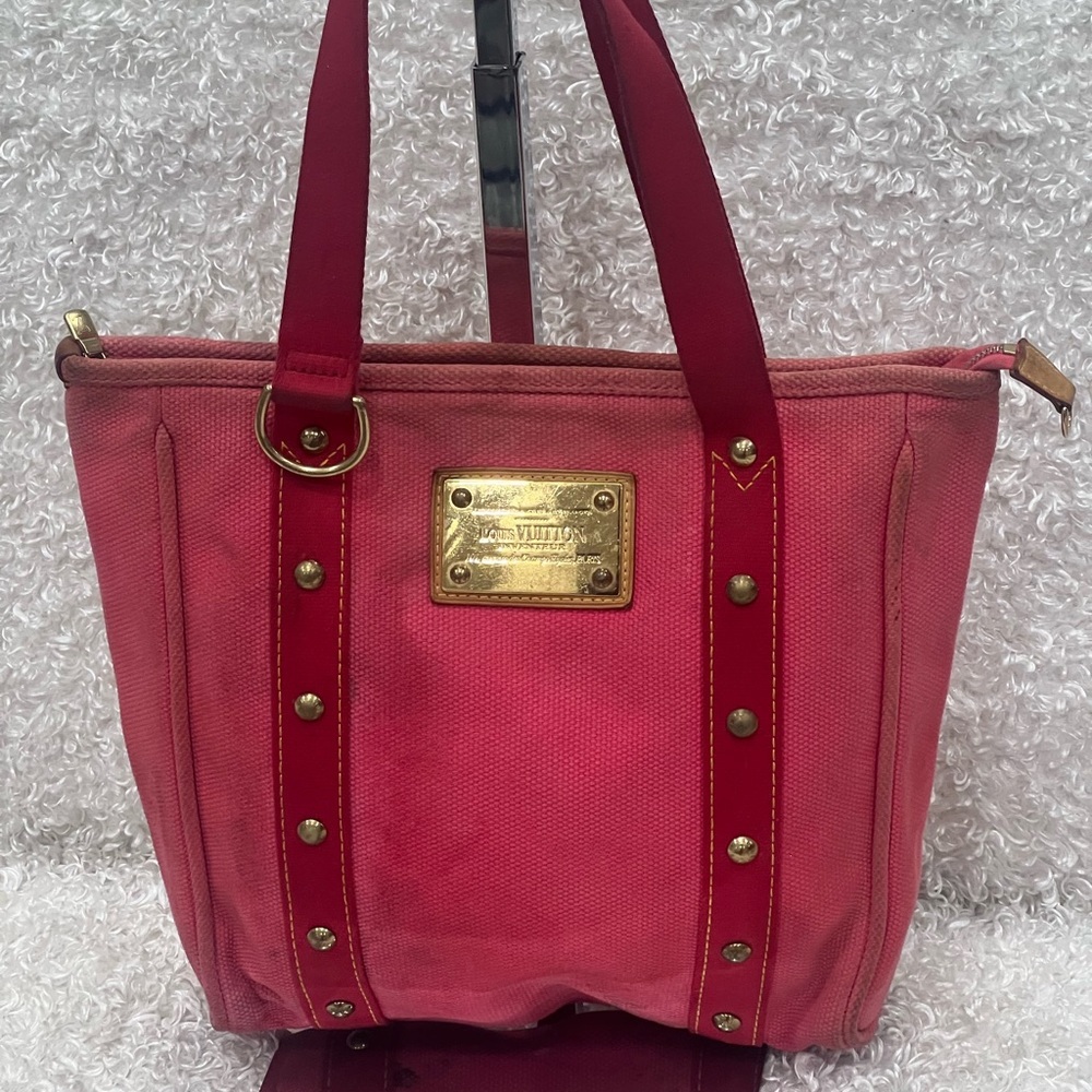 Louis Vuitton Canvas Antigua Cabas MM Red